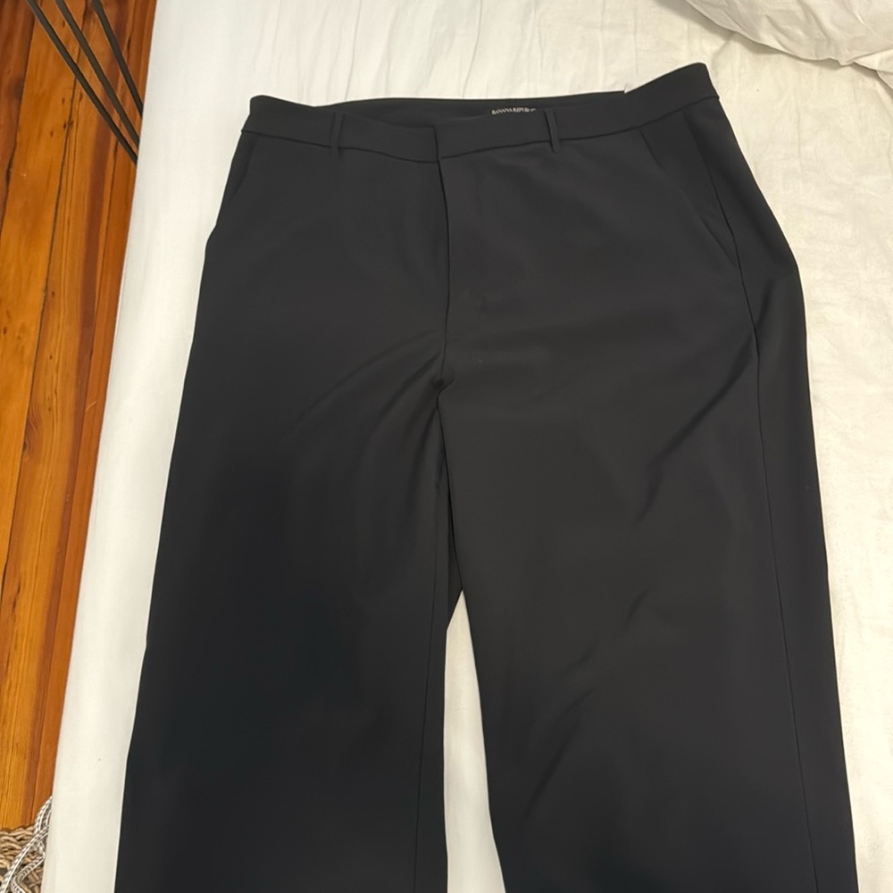 Banana Republic Sculpted Straight Leg Pant. Used in good condition.